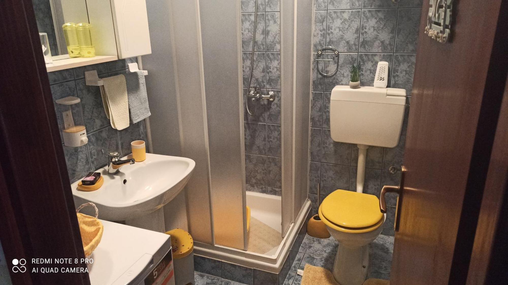 Apartmani Zute Račišće Rom bilde